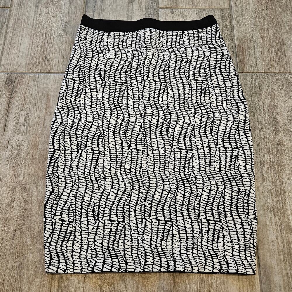Reiss Midi Skirt Womens Size 6 Knit Stretch Pencil Straight Black White Pattern